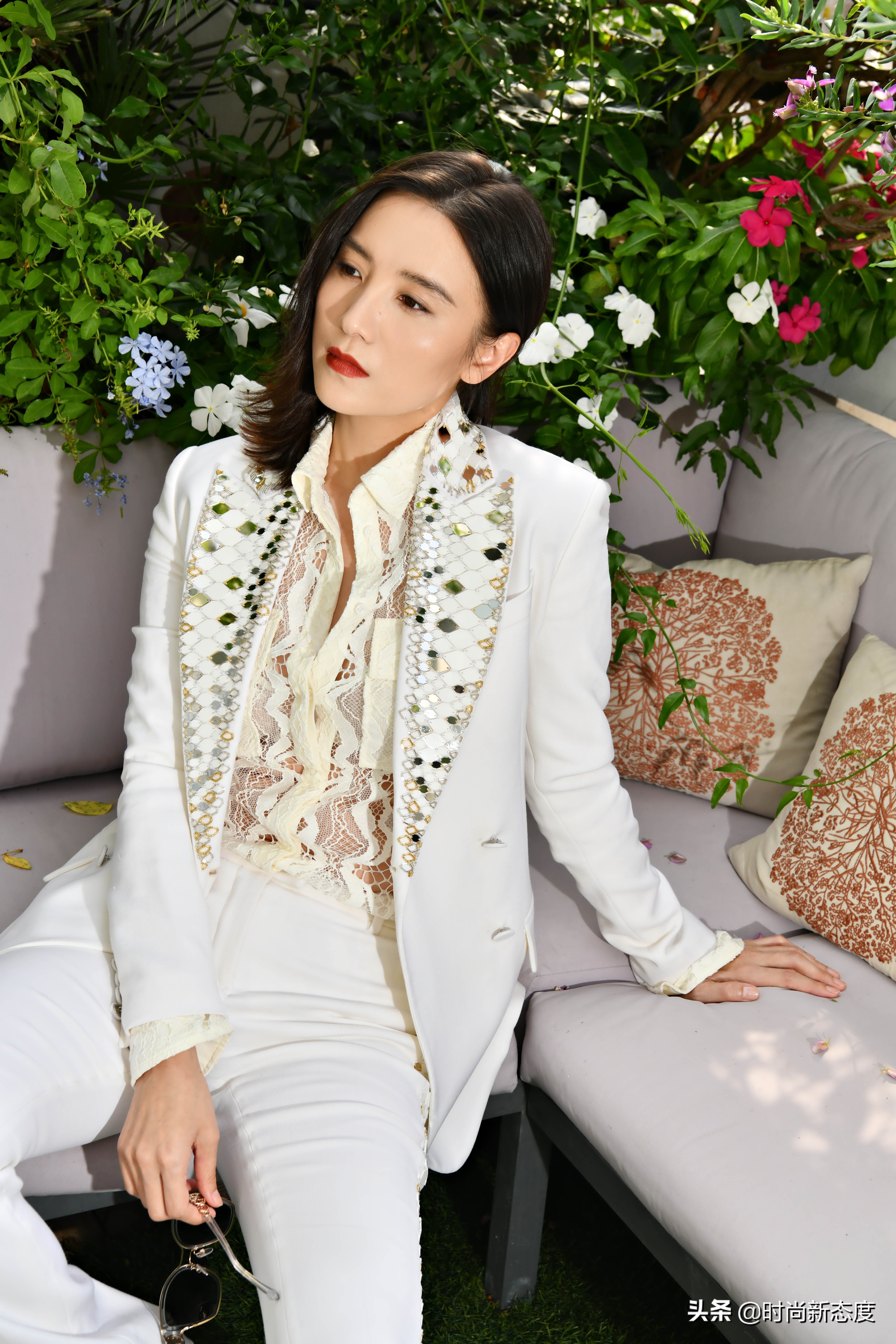 宋佳白色裤子穿搭,宋佳牛仔裤穿搭图