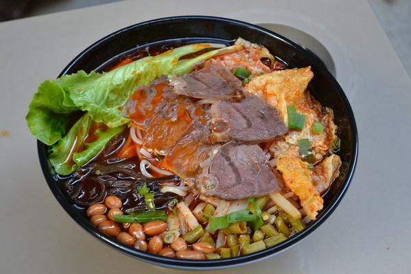 螺蛳粉怎么煮嗅起来臭吃起来香,最好吃螺蛳粉辣臭香的秘诀