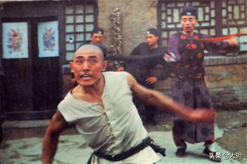 老年间津门一位奇人，铁弹弓打混混，江湖人称“神弹子”