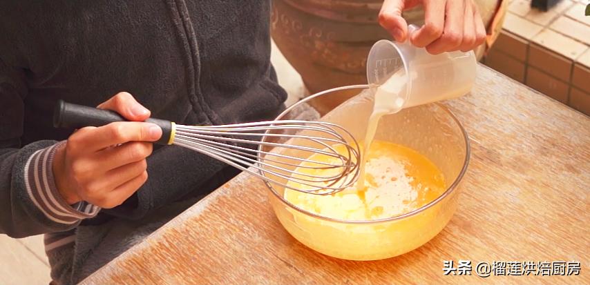 自己动手做出蜡笔小新同款鲷鱼烧，豆沙丝滑甜软，表皮蛋香浓郁