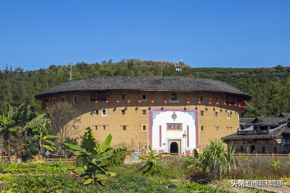 南靖土楼光看四菜一汤不过瘾，沼泽地上的最高土楼，堪称风水宝地