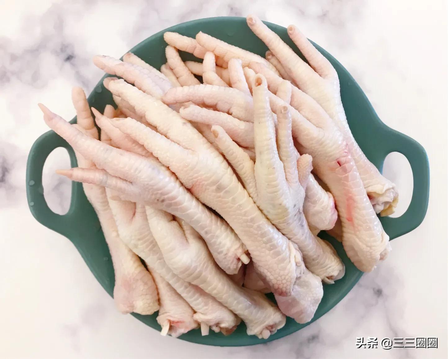 鸡爪怎样做才烂烀,一道快手卤凤爪教给您,40分钟出锅入口脱骨