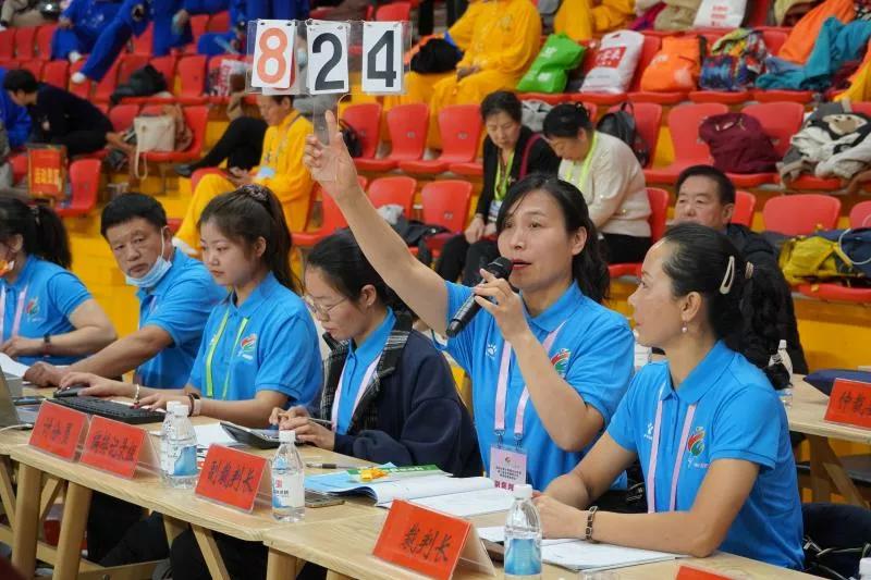 热潮涌动健身气功——洛阳市第十四届运动会健身气功比赛侧记掠影