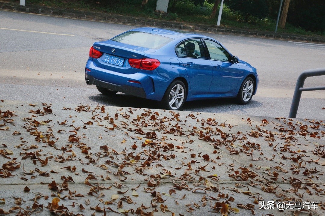 2013款宝马118i试驾视频,蓝天白云梦宝马x1