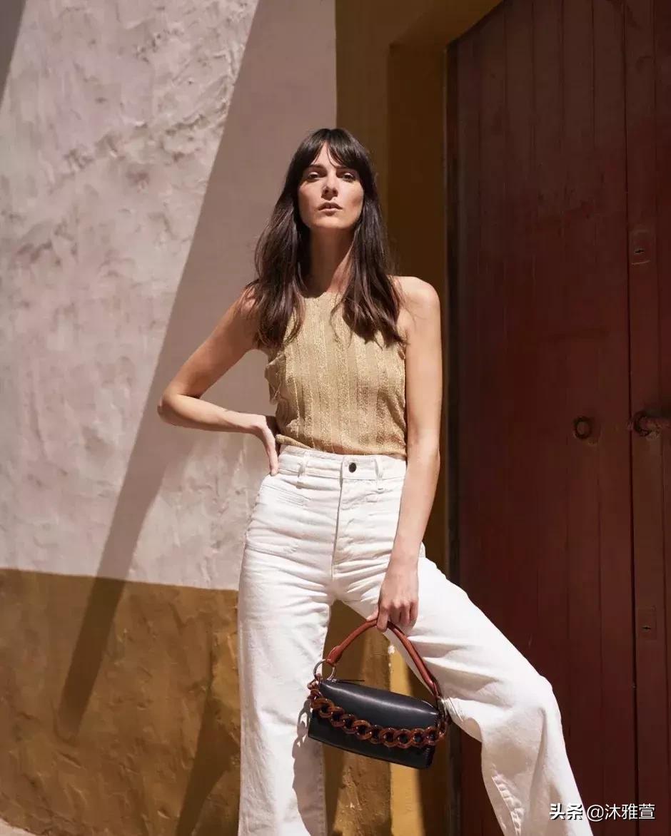 显瘦吊带直筒裤,你穿露肩吊带的样子