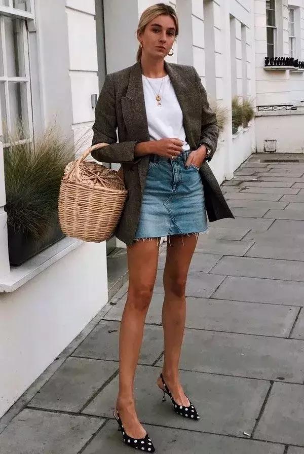 西装配裙子适合哪种发型,中长西装配什么裙子好看