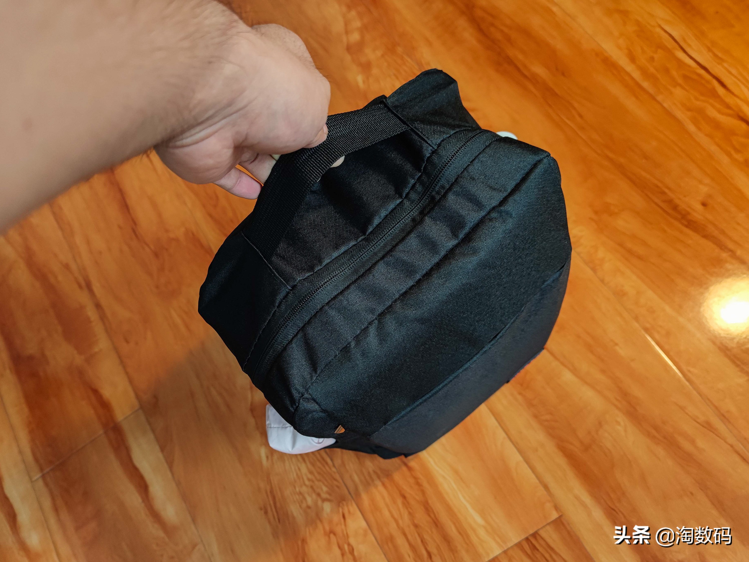 9块9双肩包装载力天花板?廉价国货通勤背包实用性检测+晒单简评