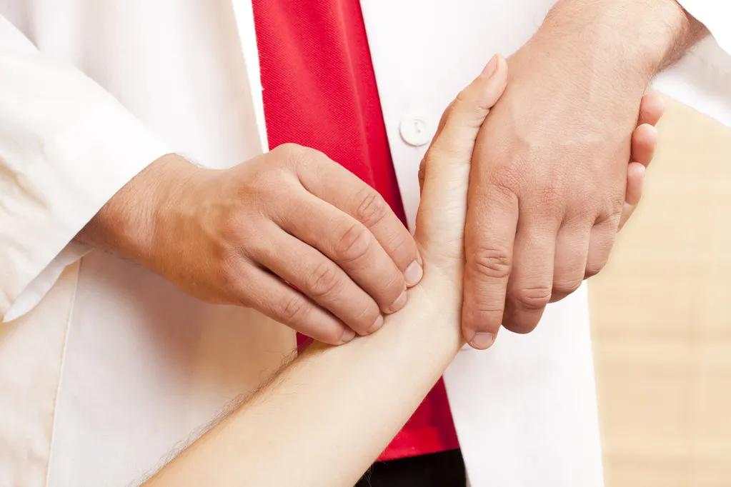 宝鸡治疗白癜风最好的中医,用中医经方治疗白癜风