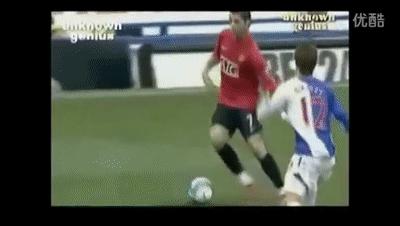 球王假装老人踢足球,内马尔假摔和c罗假摔哪个多