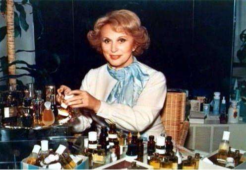 雅诗兰黛从贫民窟走出来的女孩,雅诗兰黛是怎么起家的