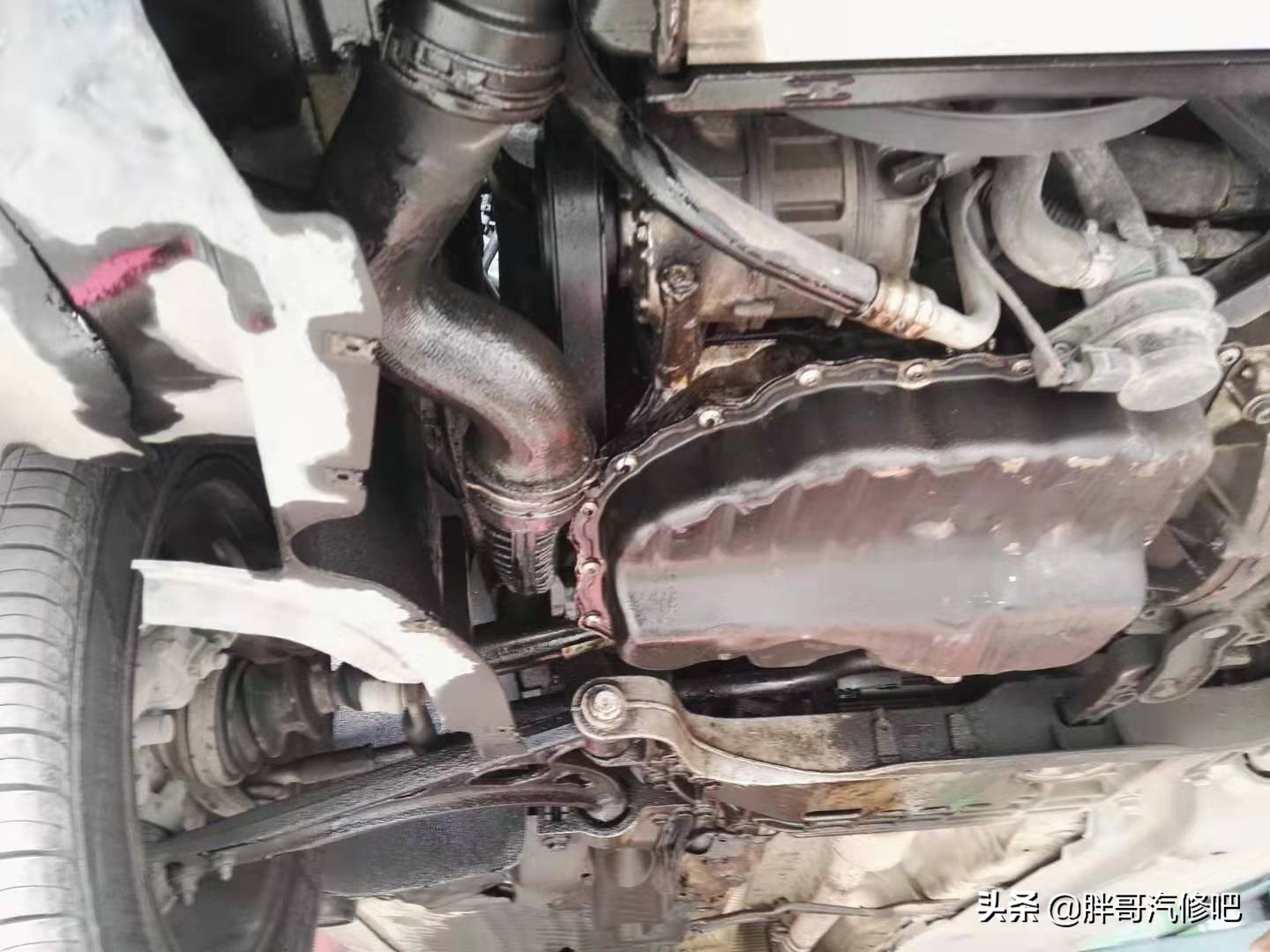 迈腾汽车漏油一般在哪个位置,迈腾漏油忽然不漏了