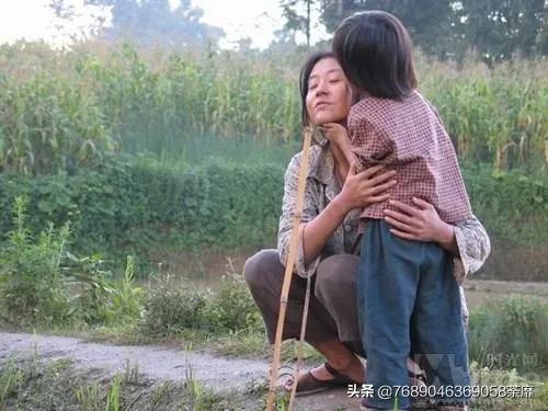 伟大母爱让人泪奔,母爱是伟大的可是现实是残酷的