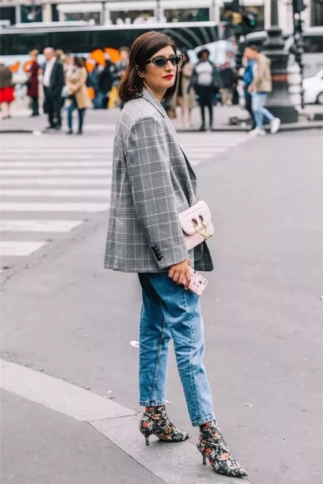 小个子女生穿短靴选择几个孔的,小个子高筒靴时尚百搭显腿瘦