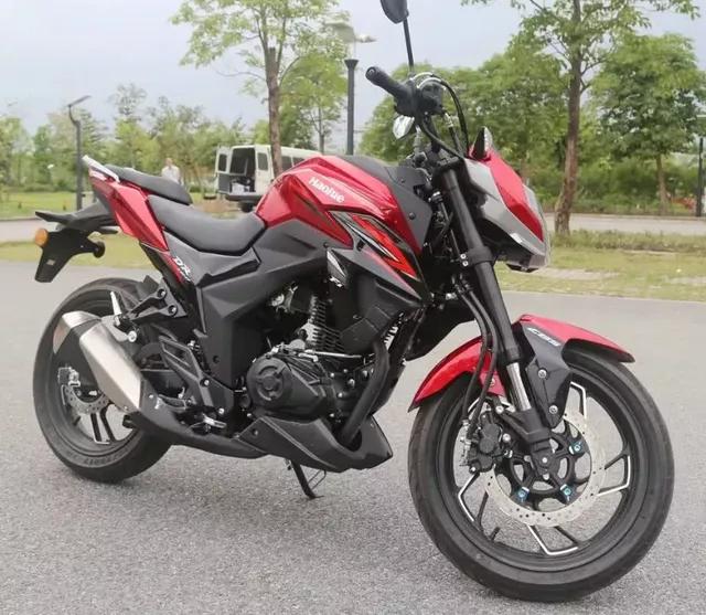 光阳racingh150和豪爵uhr150如何选择,豪爵实用型150摩托车最强推荐