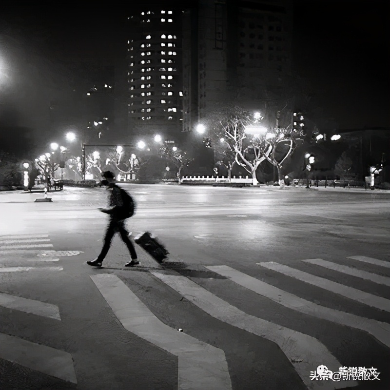 走路不再赶脚，但每个人的心路仍需跋涉，你的脚下便是你的天下