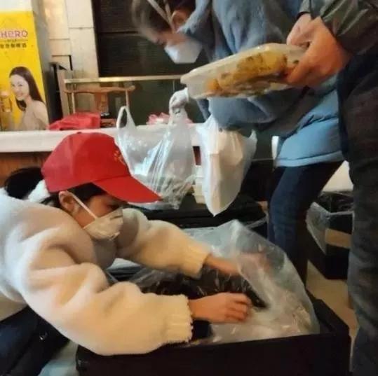 到一线,汲取奋进力量展现青年担当