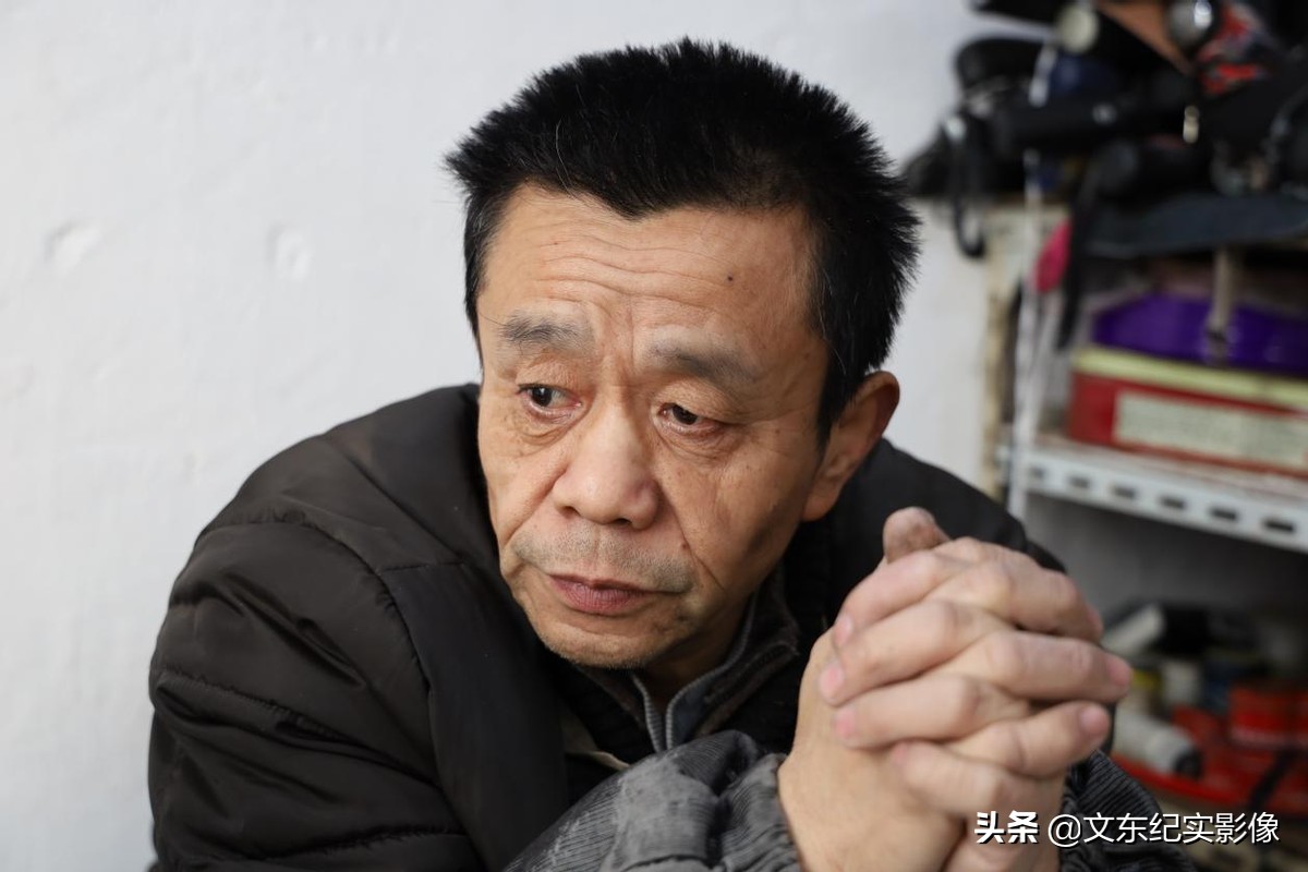 安徽6旬残疾老汉的“完美爱情”，小14岁良妻：他颠覆了我的三观