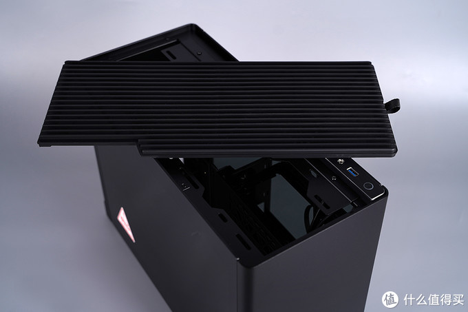 乔家一物:大号ITX装机分享,黑白美学的体现