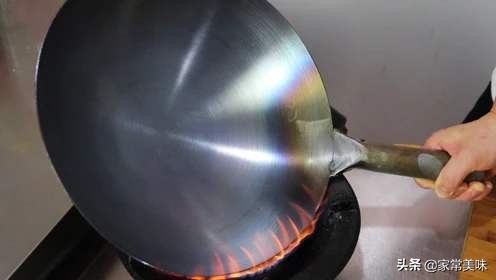 炒菜铁锅怎么选不粘锅,铁锅不粘锅最简单方法