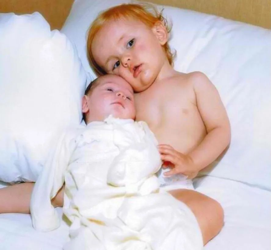 迈克尔杰克逊死后他的孩子去哪了,迈克尔杰克逊去世后三个孩子现状