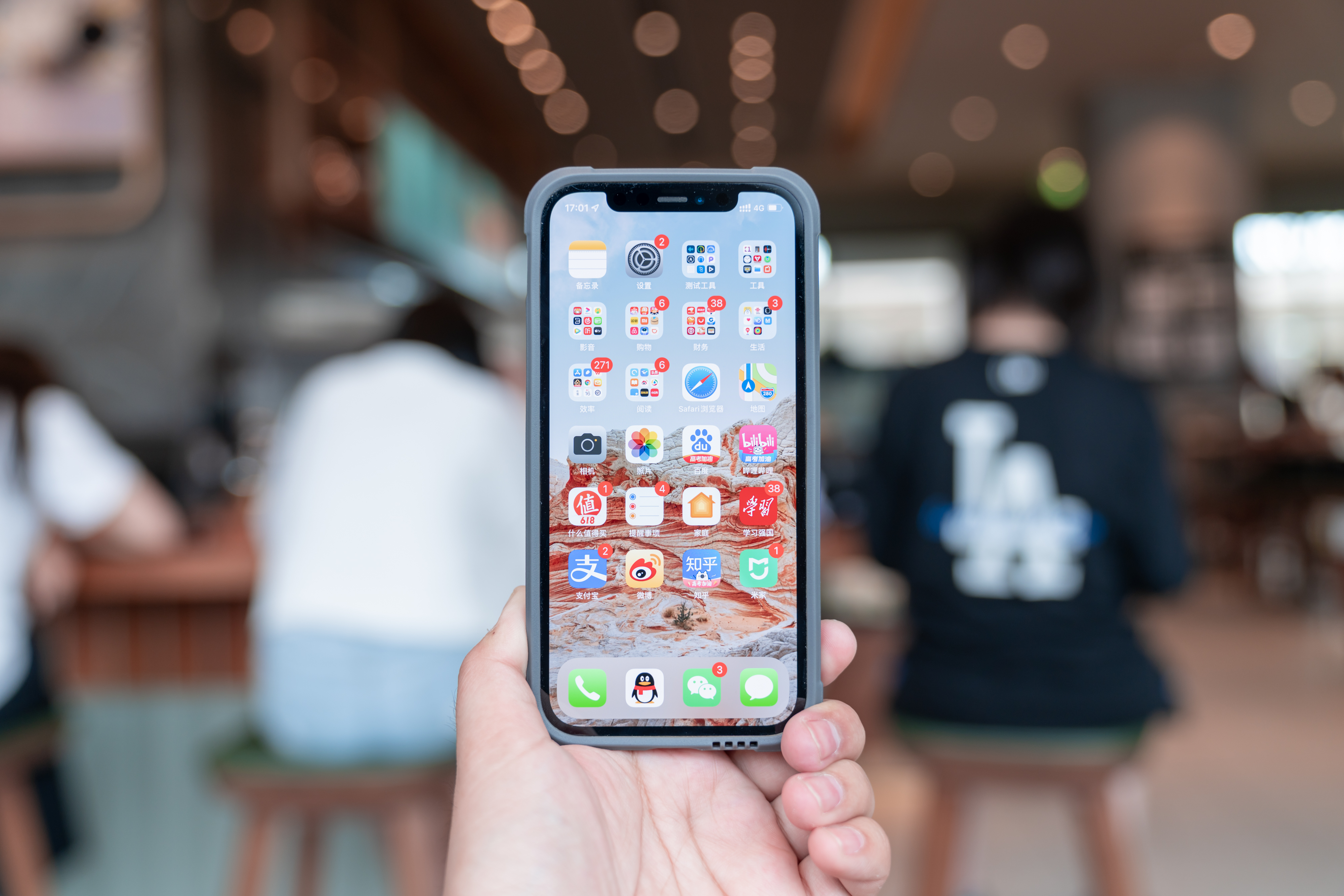 能让AppleCare+都赚不到钱的Defense决色小彩壳到底有多能摔？