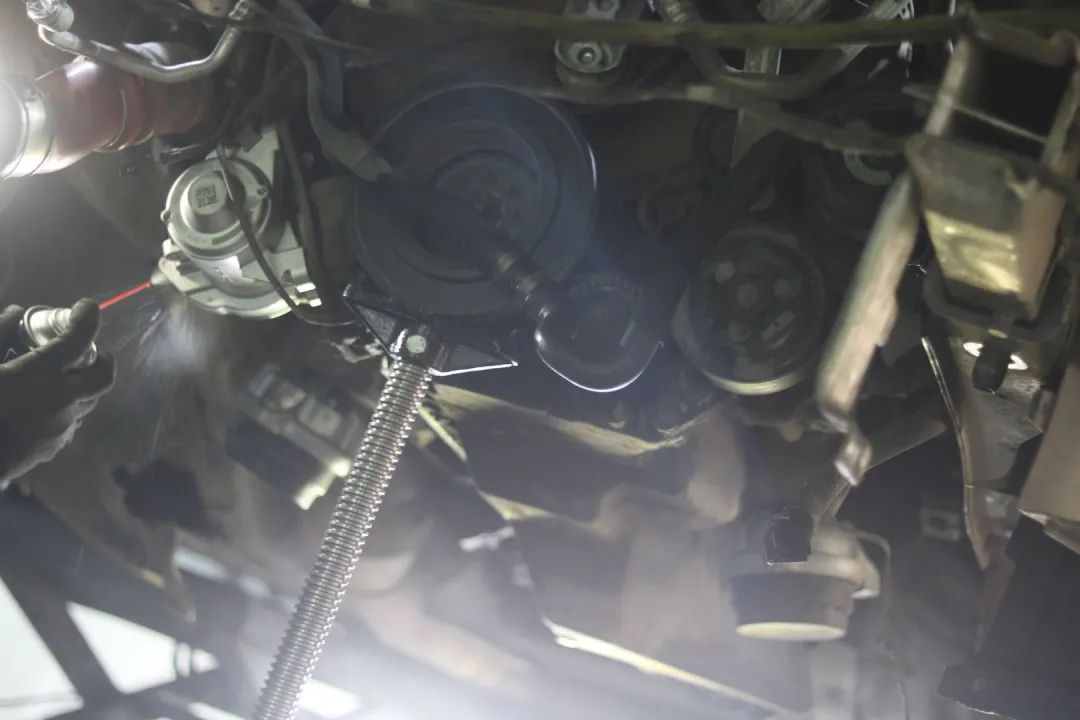 怪兽修车：翻新一辆11年破烂不堪的宝马GT，车况不忍直视