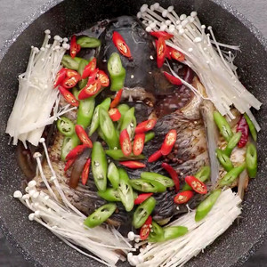 名门泽佳美食频道开播啦今日主题：垮炖草鱼