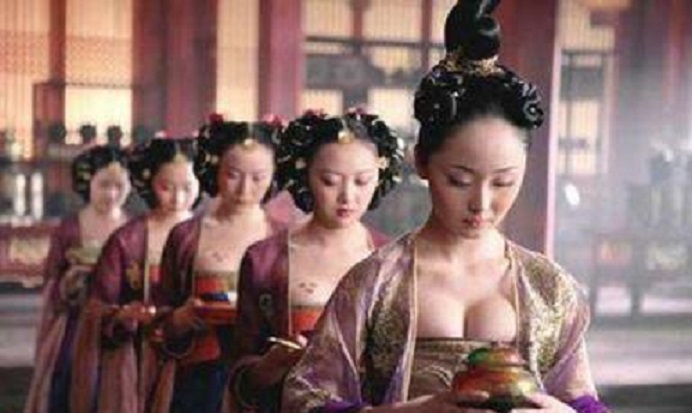 奇闻：女子穿连裆裤，缘起西汉十五岁的太皇太后