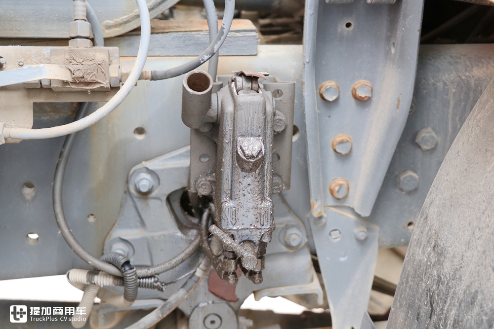 奔驰卡车和北奔,北奔重卡和奔驰一样吗