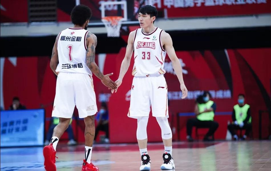 青岛队的最新消息,青岛队啥时候更换的队标