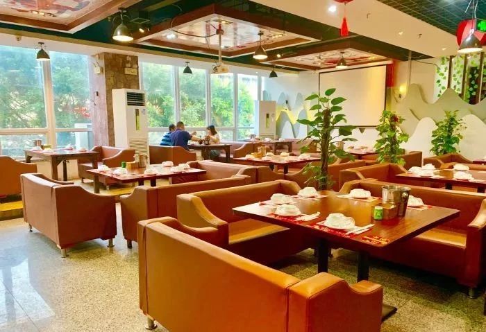 南宁美食推荐必吃龙虾,南宁最好吃的五香龙虾