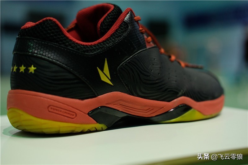 中羽高评分的羽毛球鞋,羽毛球鞋初学者推荐评测