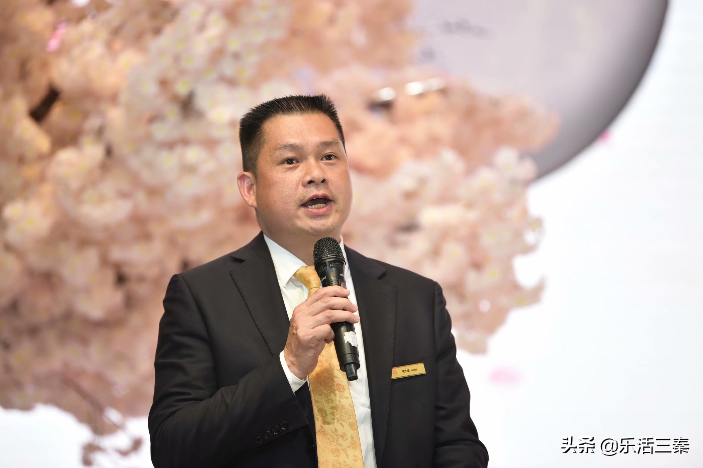 “春华”婚礼秀在罗曼宴会中心浪漫演绎