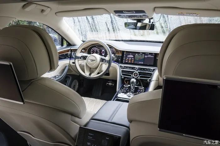 宾利飞驰对比迈巴赫s480气场,宾利飞驰街拍气场霸气视频