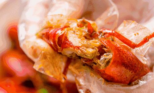 为什么小龙虾会弄的满手油,吃小龙虾为啥手套没破却满手是油