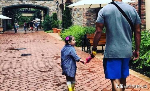 远嫁的女儿没法陪伴父母养老,远嫁老了应不应该回自己老家养老