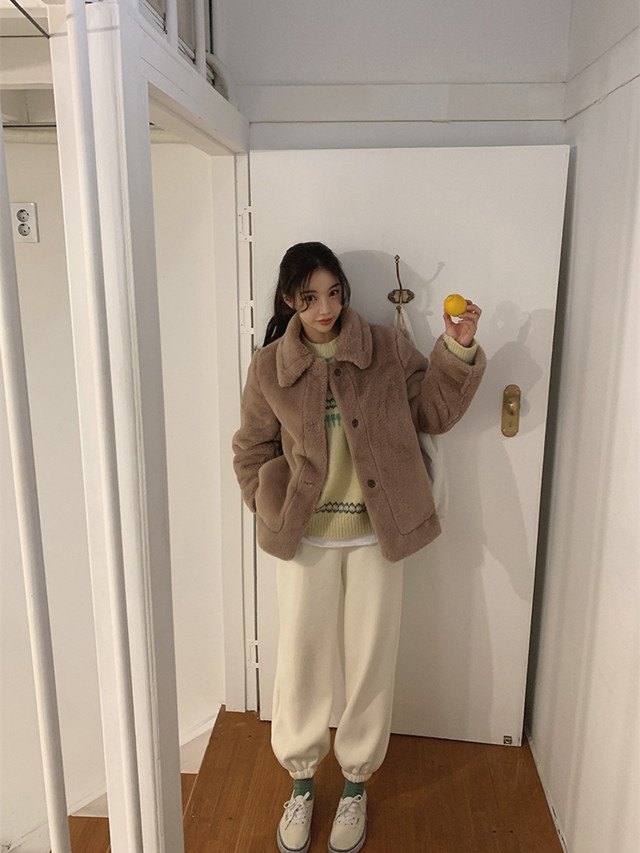 为什么你穿黑色大衣不好看,为什么你穿棕色大衣会显老气