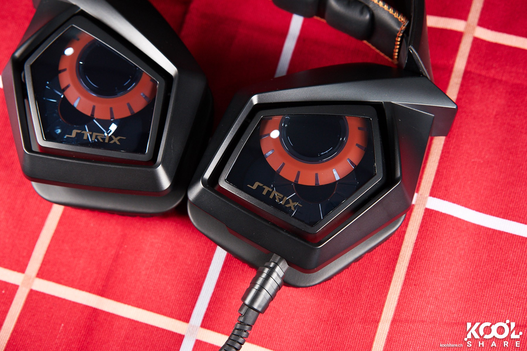 猛禽strix7.1耳机测评,华硕猛禽和金士顿黑鹰