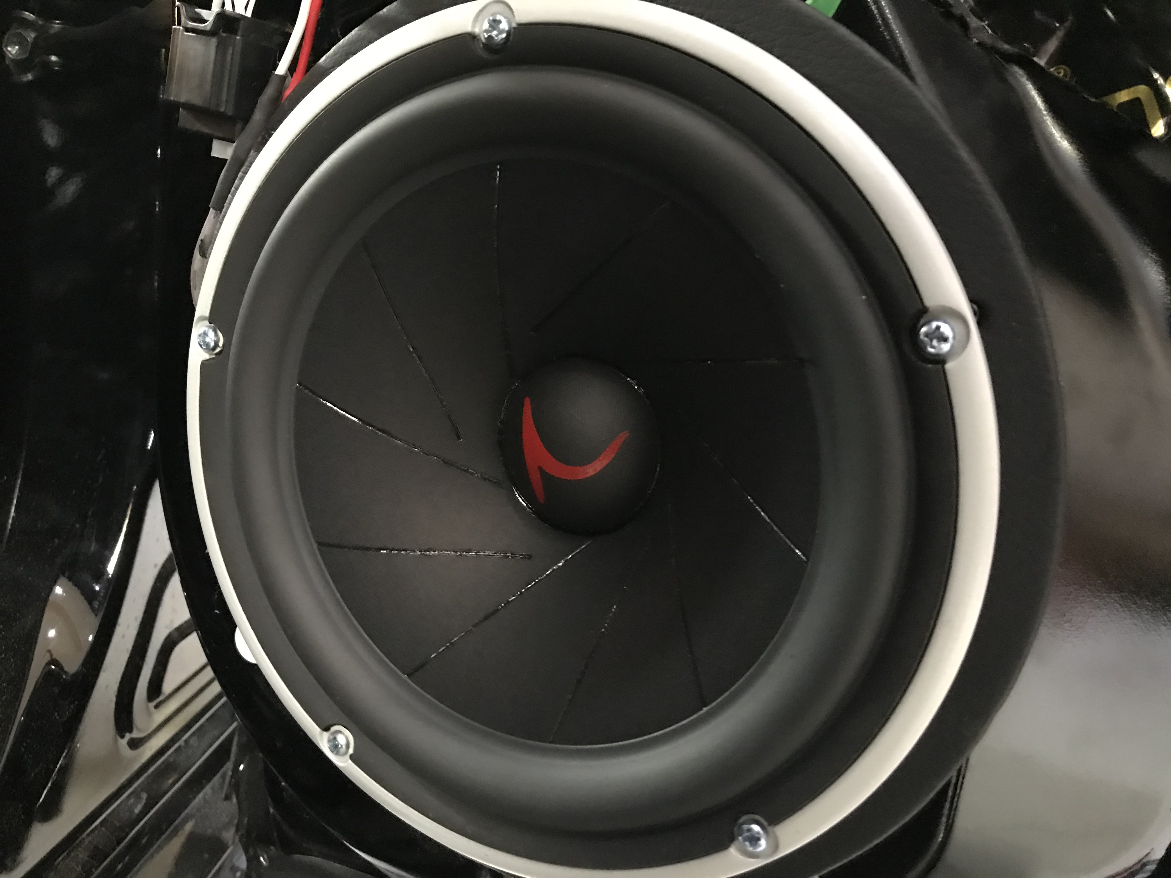 音皇丰田皇冠汽车音响改装桃木功放,视觉听觉双重享受