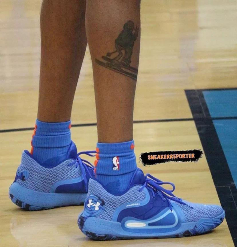 施罗德决赛上脚球鞋,纳迪尔施罗德球鞋