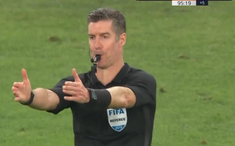 中超再现冲突：王大雷掐脖子，谢特拉为小弟出头，半路杀出个戴琳