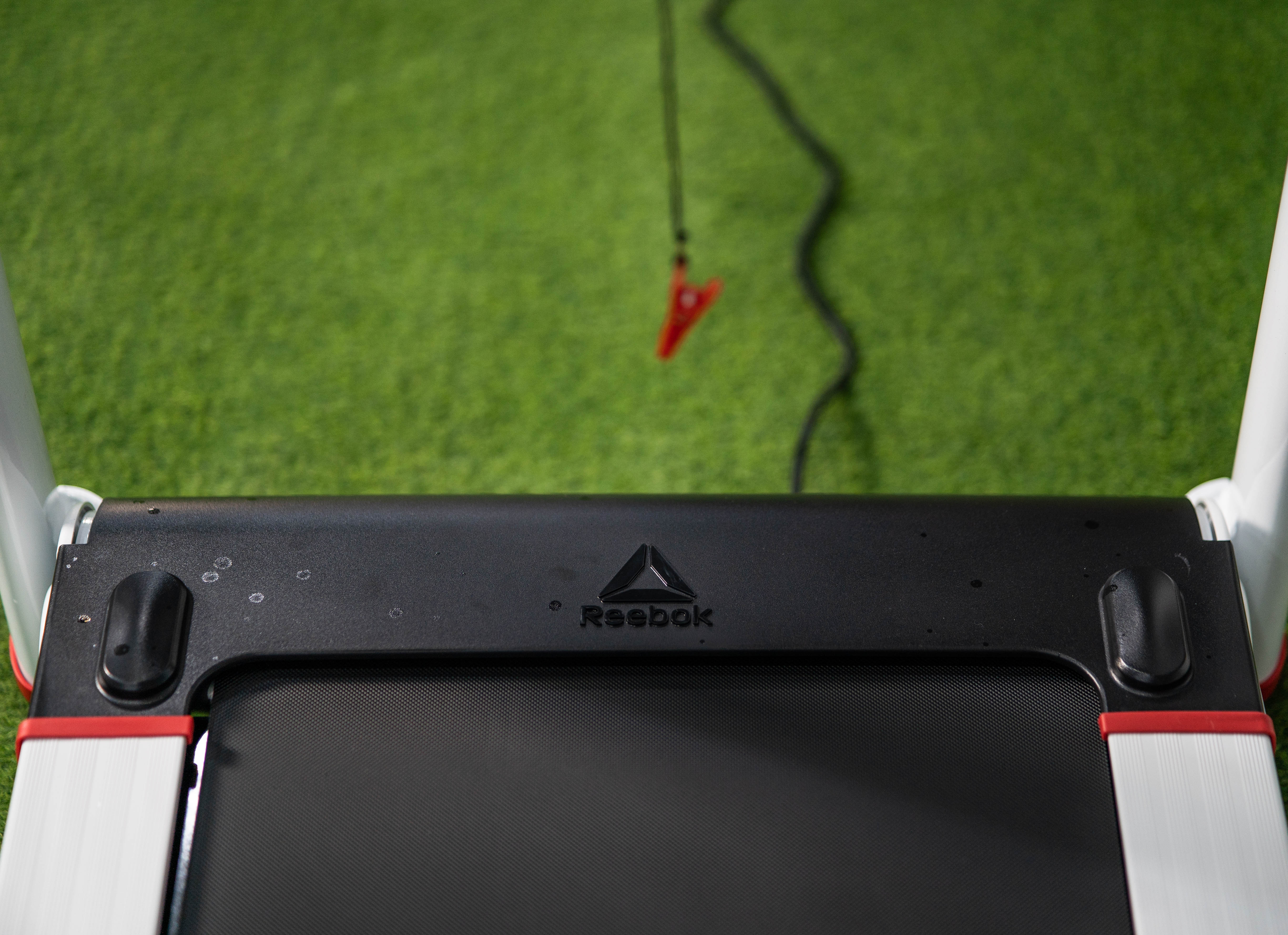 锐步irun3跑步机评测,锐步折叠跑步机irun4