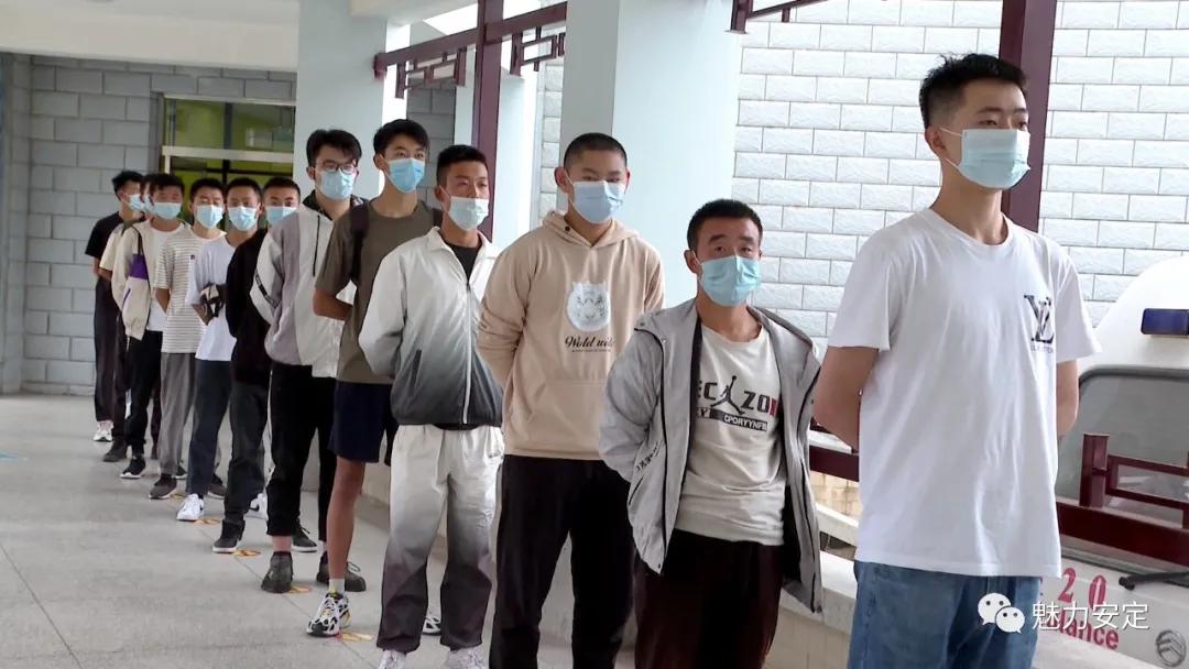 区领导检查征兵体检工作的问题,视察指导征兵体检工作新闻