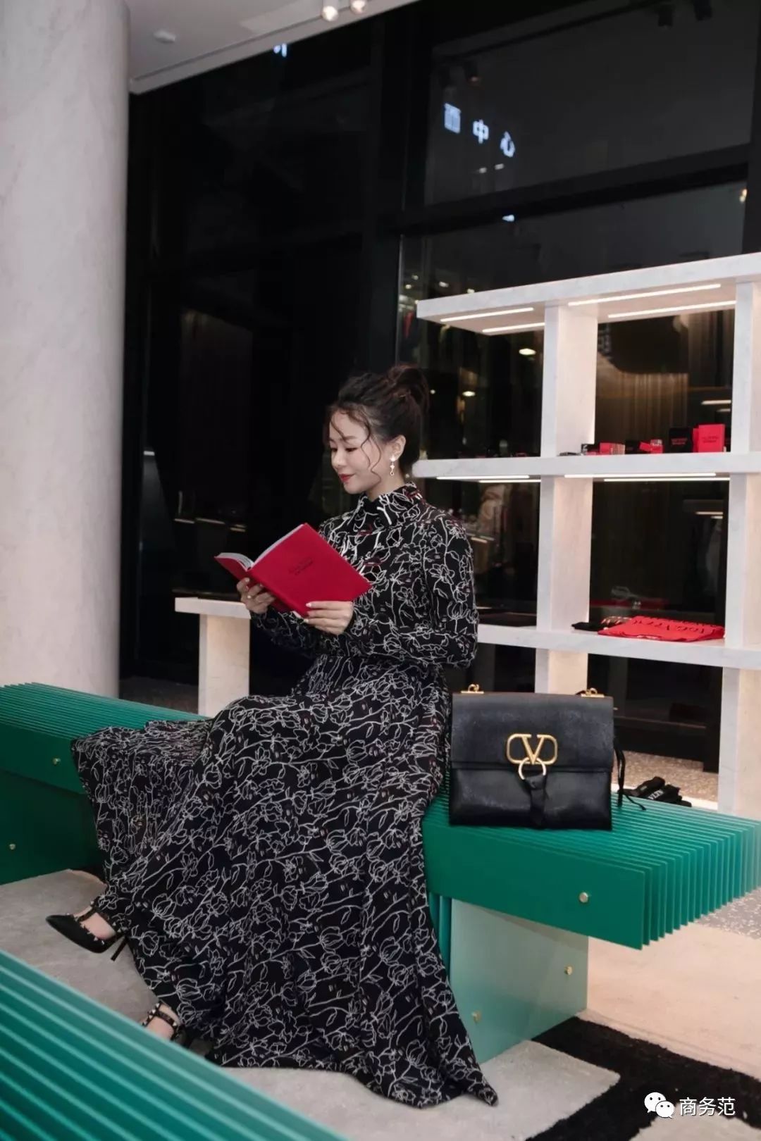 Valentino第一次中国办高定秀，张艺兴来捧场，杜鹃压轴气质绝了