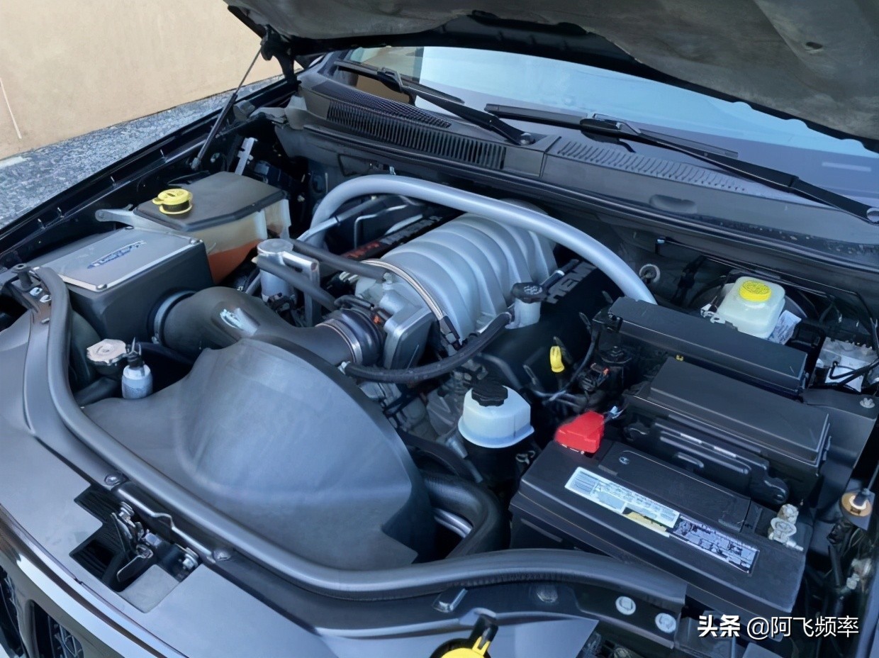 野蛮吉普车,全新进口jeep大切诺基srt8