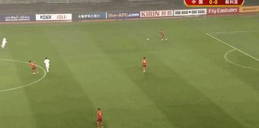 14亿人暴怒的比赛！国足绝望19秒：散步、看戏、中场任人*躏蹂**