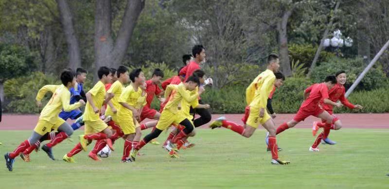 恒大为中国足球的贡献,为足球崛起而努力