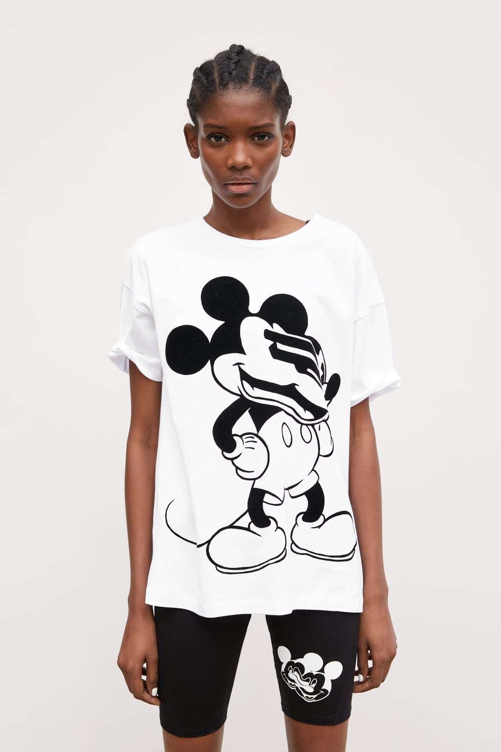 优衣库与kaws联名t恤 (优衣库kaws联名t恤图片)