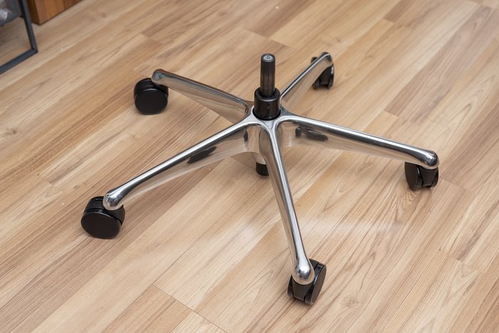 这把“无间道”椅凭什么敢卖到过万冈村Contessa2代