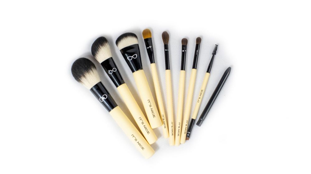 新手必看化妆刷的正确使用方法,新手化妆需要使用什么样的化妆刷